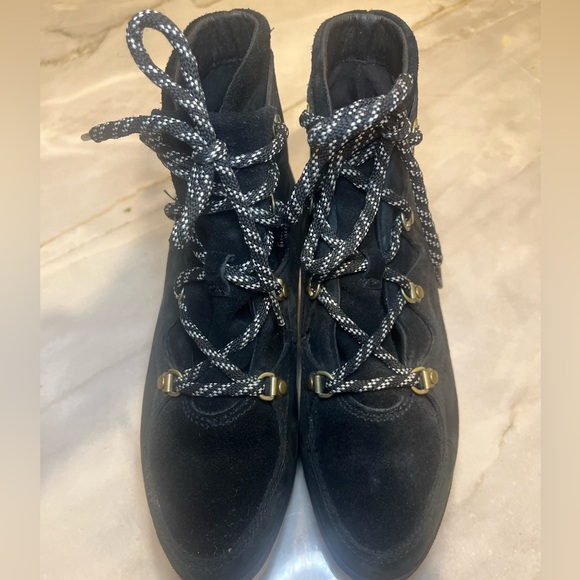 Sorel Sneakchic black suede ankle booties, water/snow-proof, size 8 - Picture 9 of 11